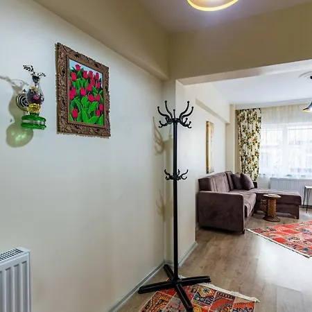 Appartement Colorful Flat With Backyard Close To Taksim Square Istambul