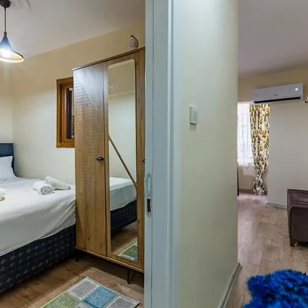 Appartement Colorful Flat With Backyard Close To Taksim Square